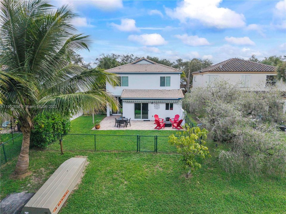 На продажу: $549,900 (3 спален, 2 ванн, 1566 Квадратных фут)