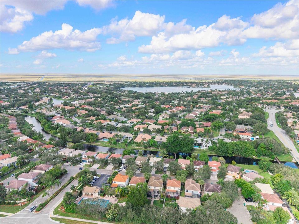 На продажу: $549,900 (3 спален, 2 ванн, 1566 Квадратных фут)