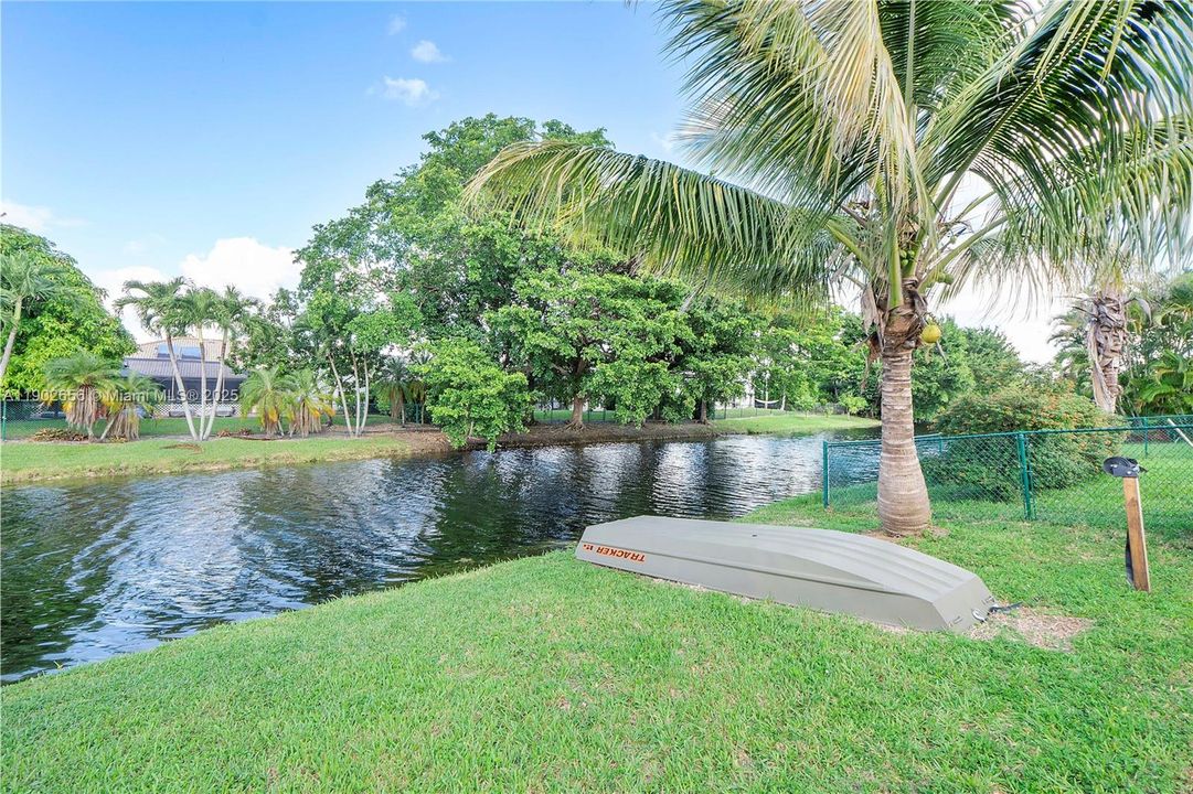 На продажу: $549,900 (3 спален, 2 ванн, 1566 Квадратных фут)