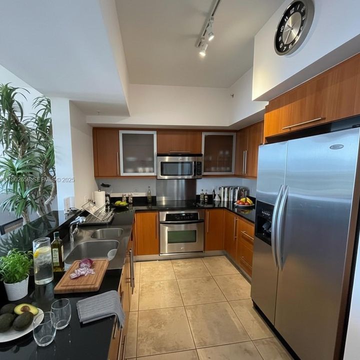 For Rent: $3,450 (2 beds, 2 baths, 1126 Square Feet)