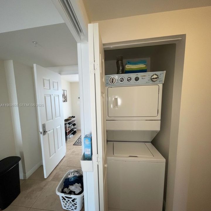 For Rent: $3,450 (2 beds, 2 baths, 1126 Square Feet)