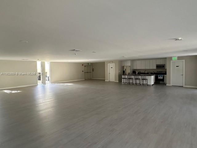 Active With Contract: $2,250 (2 beds, 2 baths, 965 Square Feet)