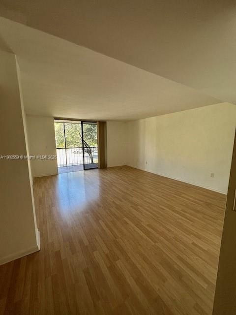 Active With Contract: $2,250 (2 beds, 2 baths, 965 Square Feet)