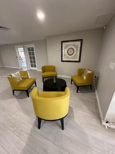 Active With Contract: $2,250 (2 beds, 2 baths, 965 Square Feet)