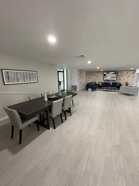 Active With Contract: $2,250 (2 beds, 2 baths, 965 Square Feet)