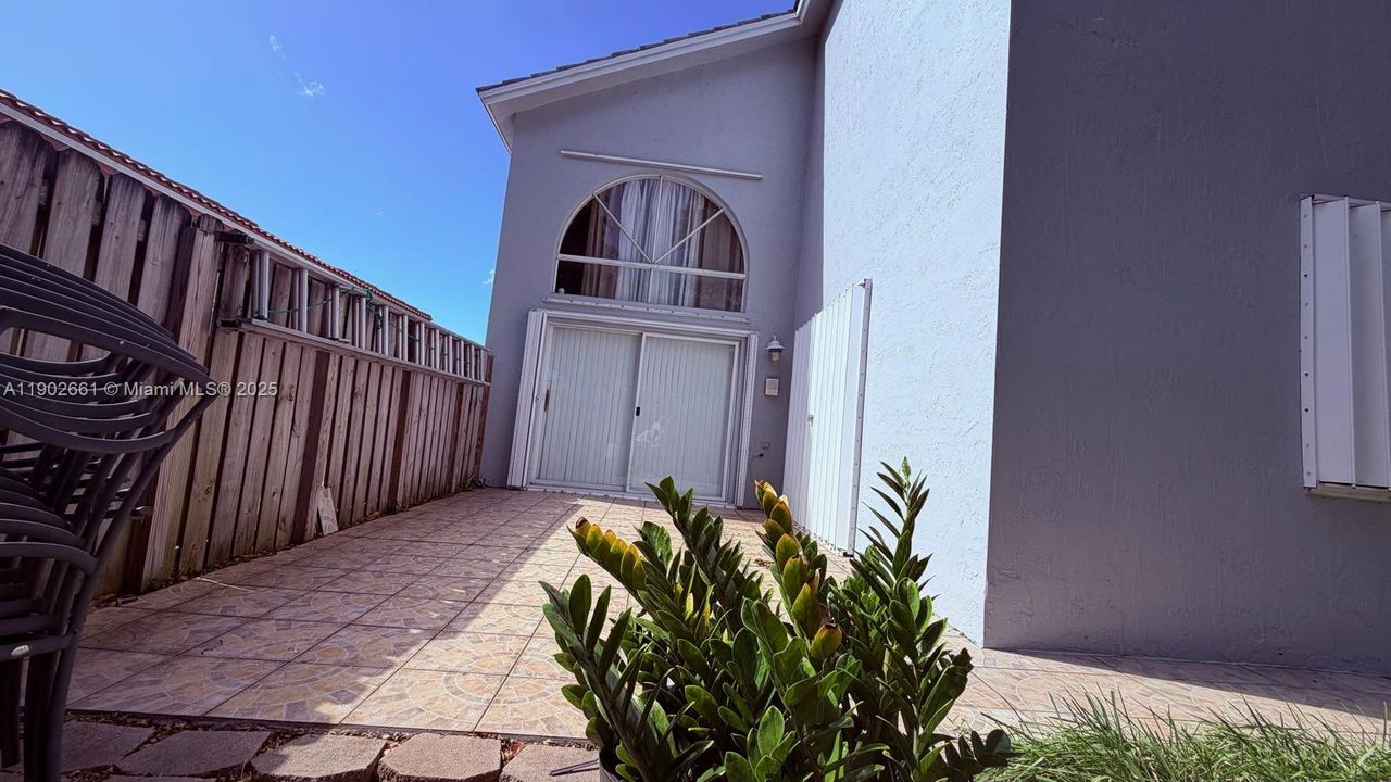 For Sale: $695,000 (4 beds, 2 baths, 2082 Square Feet)