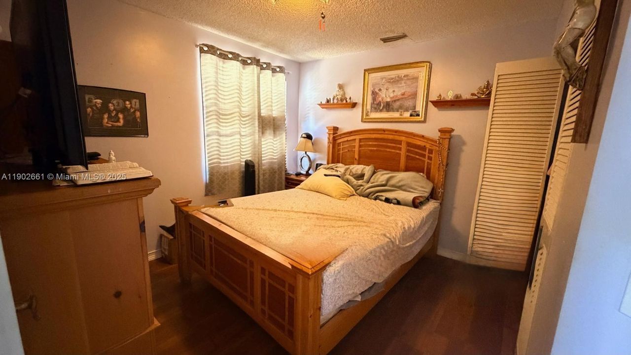 For Sale: $695,000 (4 beds, 2 baths, 2082 Square Feet)