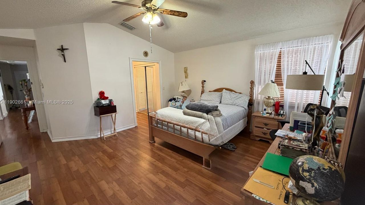 For Sale: $695,000 (4 beds, 2 baths, 2082 Square Feet)