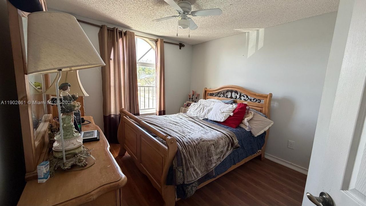 For Sale: $695,000 (4 beds, 2 baths, 2082 Square Feet)