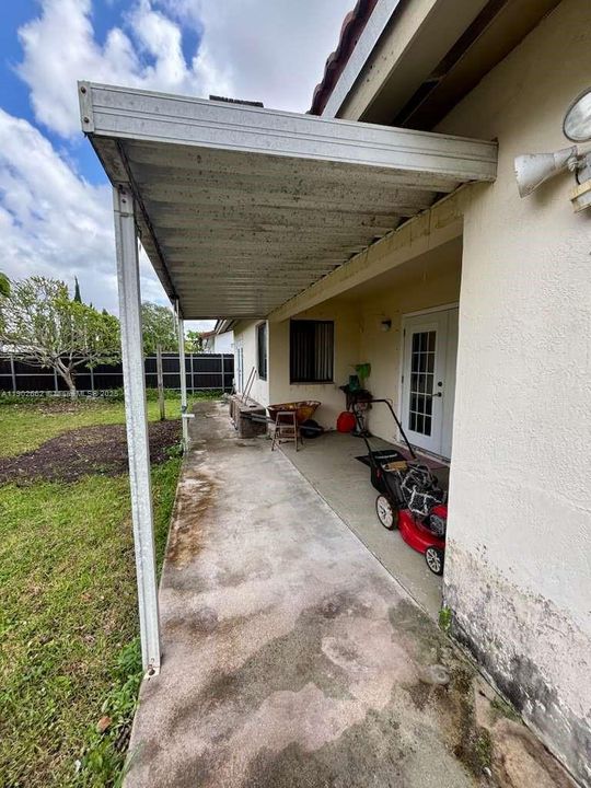 Active With Contract: $535,000 (3 beds, 2 baths, 1340 Square Feet)