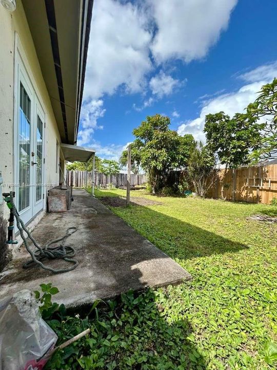 Active With Contract: $535,000 (3 beds, 2 baths, 1340 Square Feet)