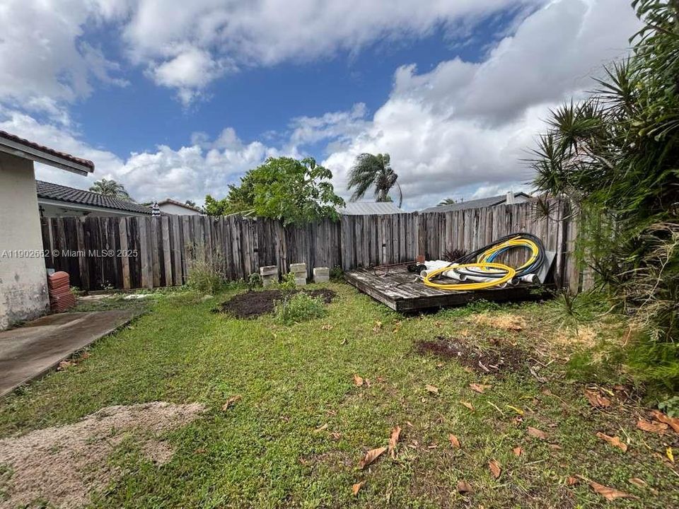 Active With Contract: $535,000 (3 beds, 2 baths, 1340 Square Feet)