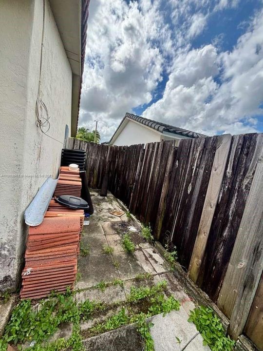 Active With Contract: $535,000 (3 beds, 2 baths, 1340 Square Feet)