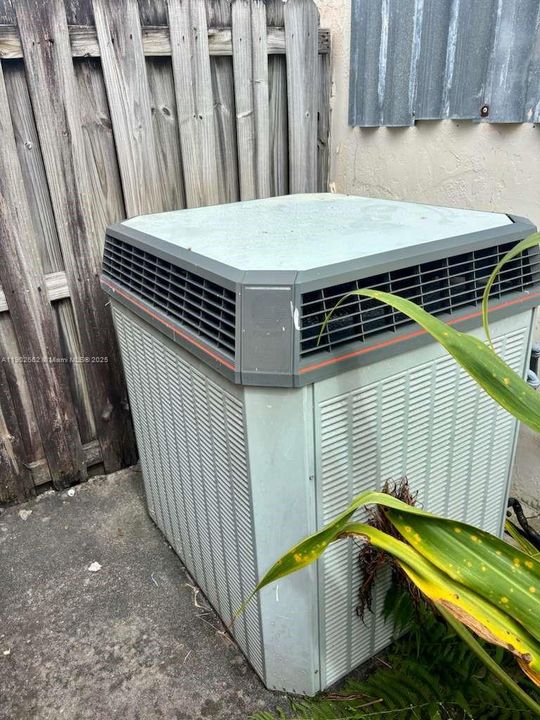 Active With Contract: $535,000 (3 beds, 2 baths, 1340 Square Feet)