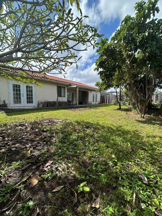 Active With Contract: $535,000 (3 beds, 2 baths, 1340 Square Feet)