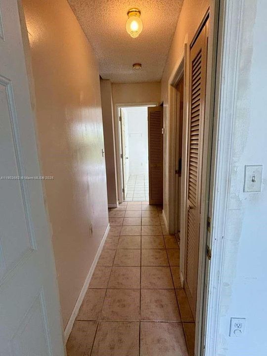 Active With Contract: $535,000 (3 beds, 2 baths, 1340 Square Feet)