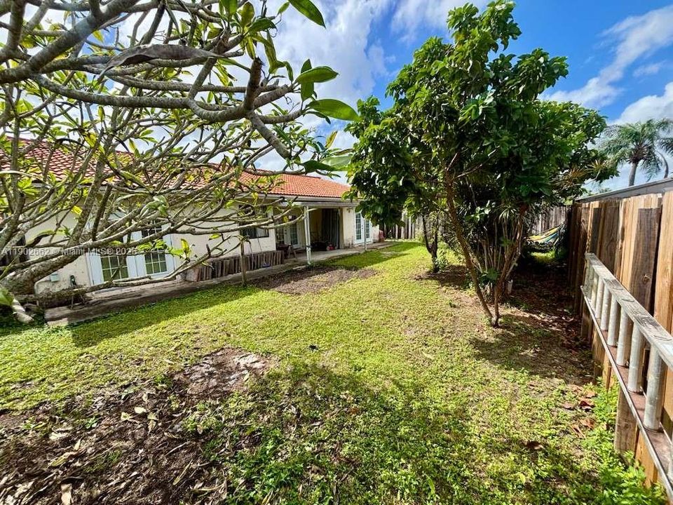 Active With Contract: $535,000 (3 beds, 2 baths, 1340 Square Feet)