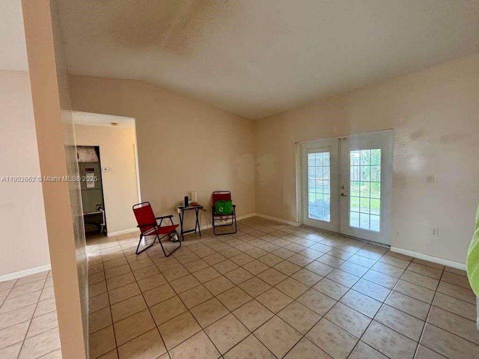 Active With Contract: $535,000 (3 beds, 2 baths, 1340 Square Feet)