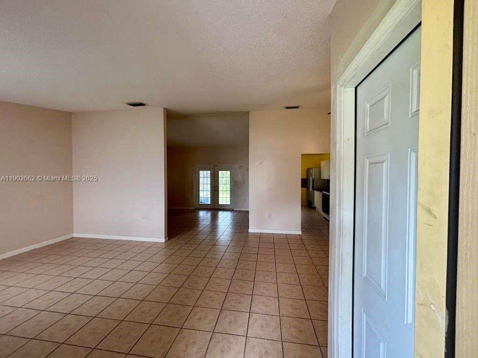 Active With Contract: $535,000 (3 beds, 2 baths, 1340 Square Feet)