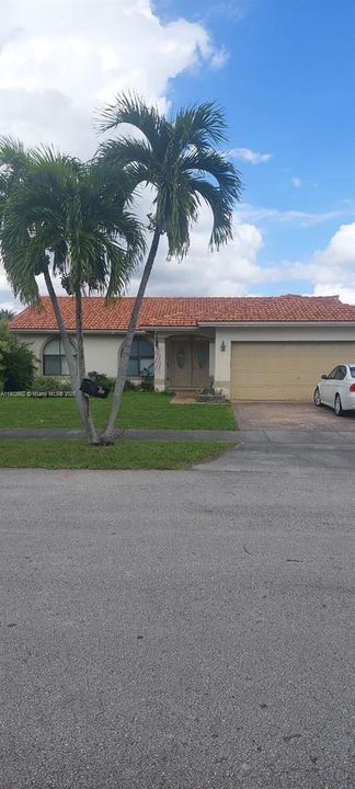 Active With Contract: $535,000 (3 beds, 2 baths, 1340 Square Feet)