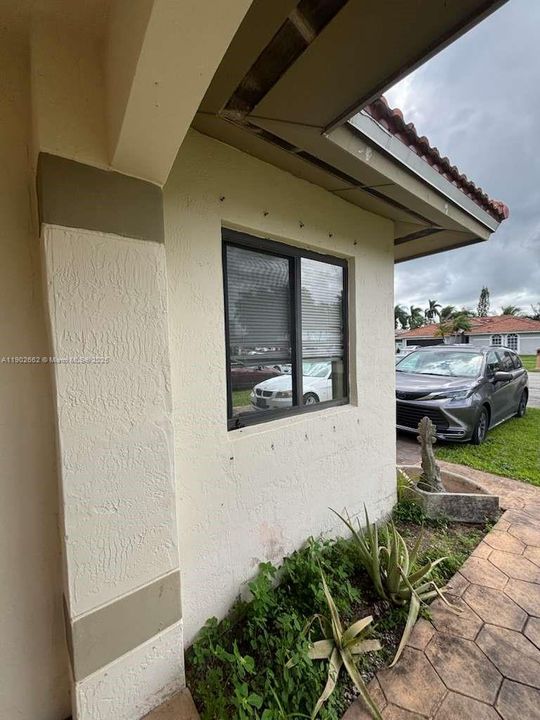 Active With Contract: $535,000 (3 beds, 2 baths, 1340 Square Feet)