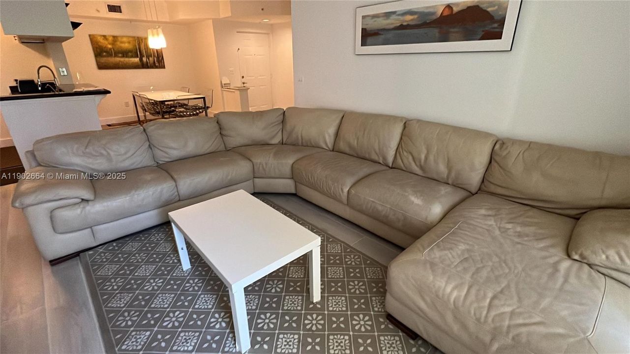 For Sale: $695,000 (3 beds, 2 baths, 1264 Square Feet)