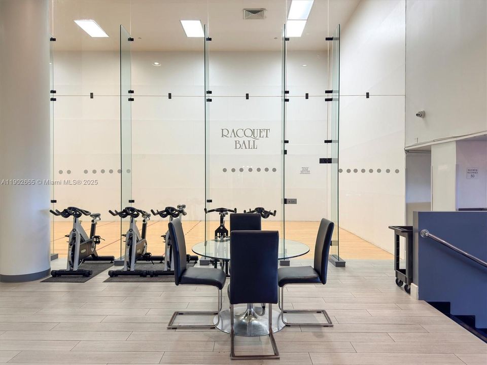 For Sale: $1,170,000 (2 beds, 2 baths, 1566 Square Feet)