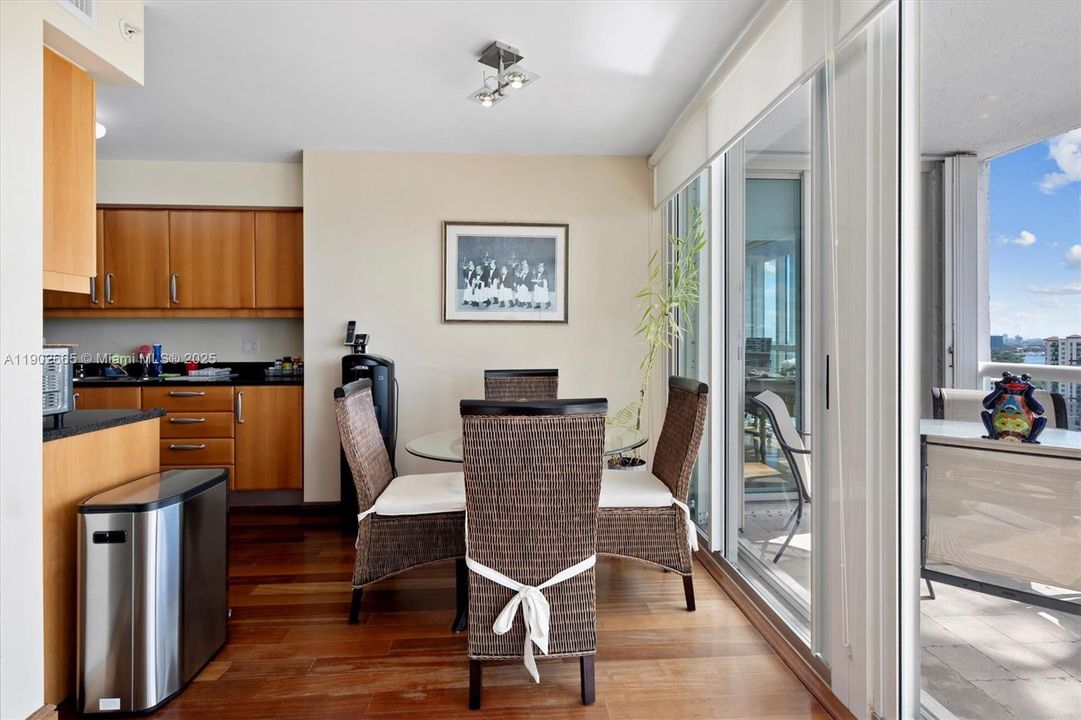 For Sale: $1,170,000 (2 beds, 2 baths, 1566 Square Feet)