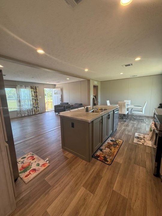 For Rent: $2,500 (4 beds, 2 baths, 0 Square Feet)