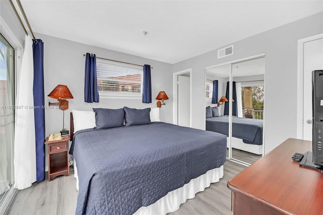 待售: $125,000 (2 贝兹, 2 浴室, 759 平方英尺)