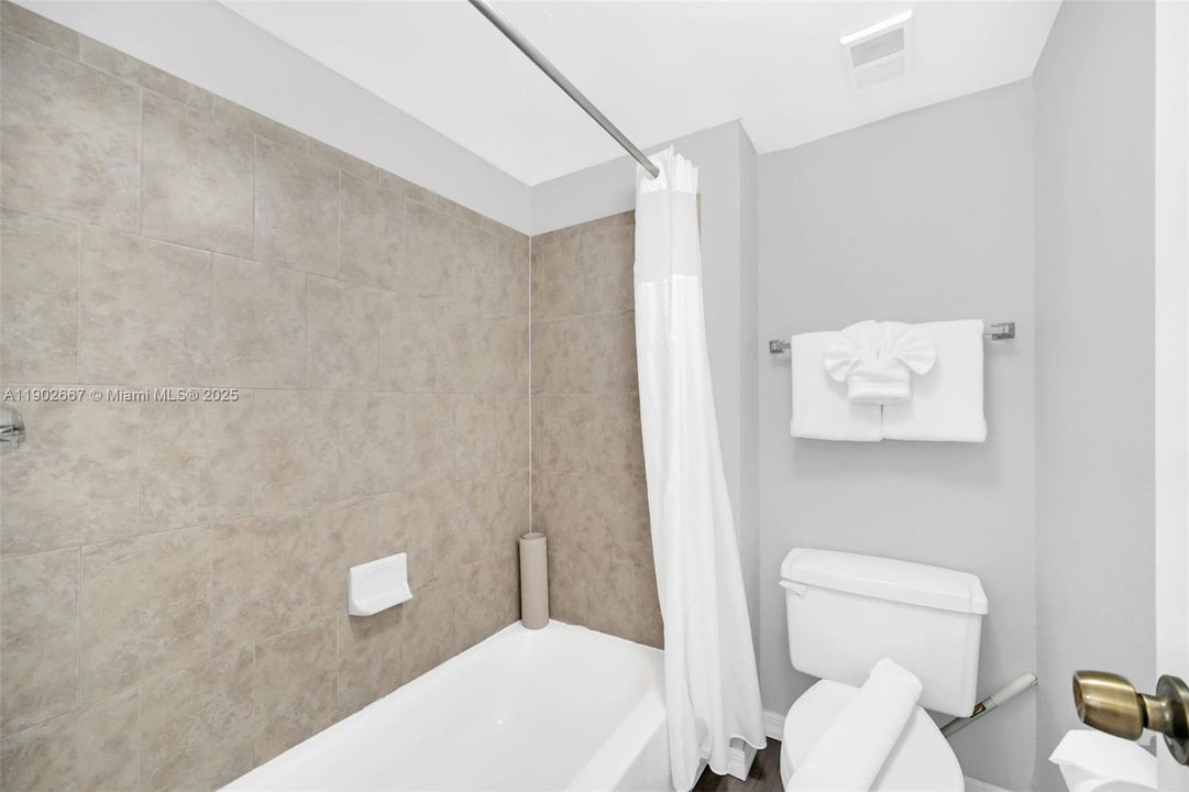 待售: $125,000 (2 贝兹, 2 浴室, 759 平方英尺)