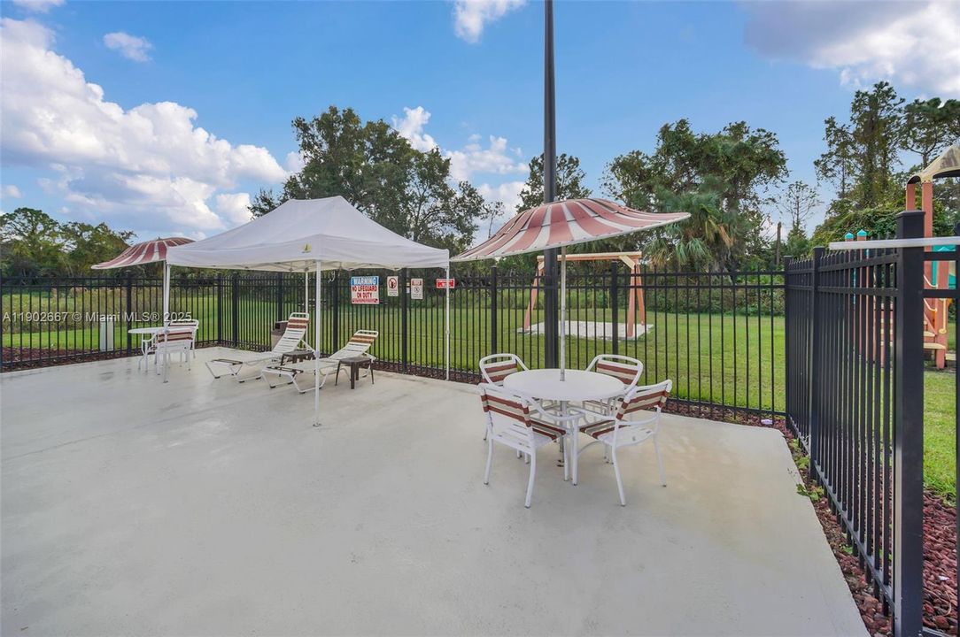 待售: $125,000 (2 贝兹, 2 浴室, 759 平方英尺)