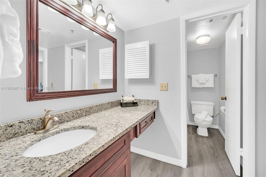 待售: $125,000 (2 贝兹, 2 浴室, 759 平方英尺)