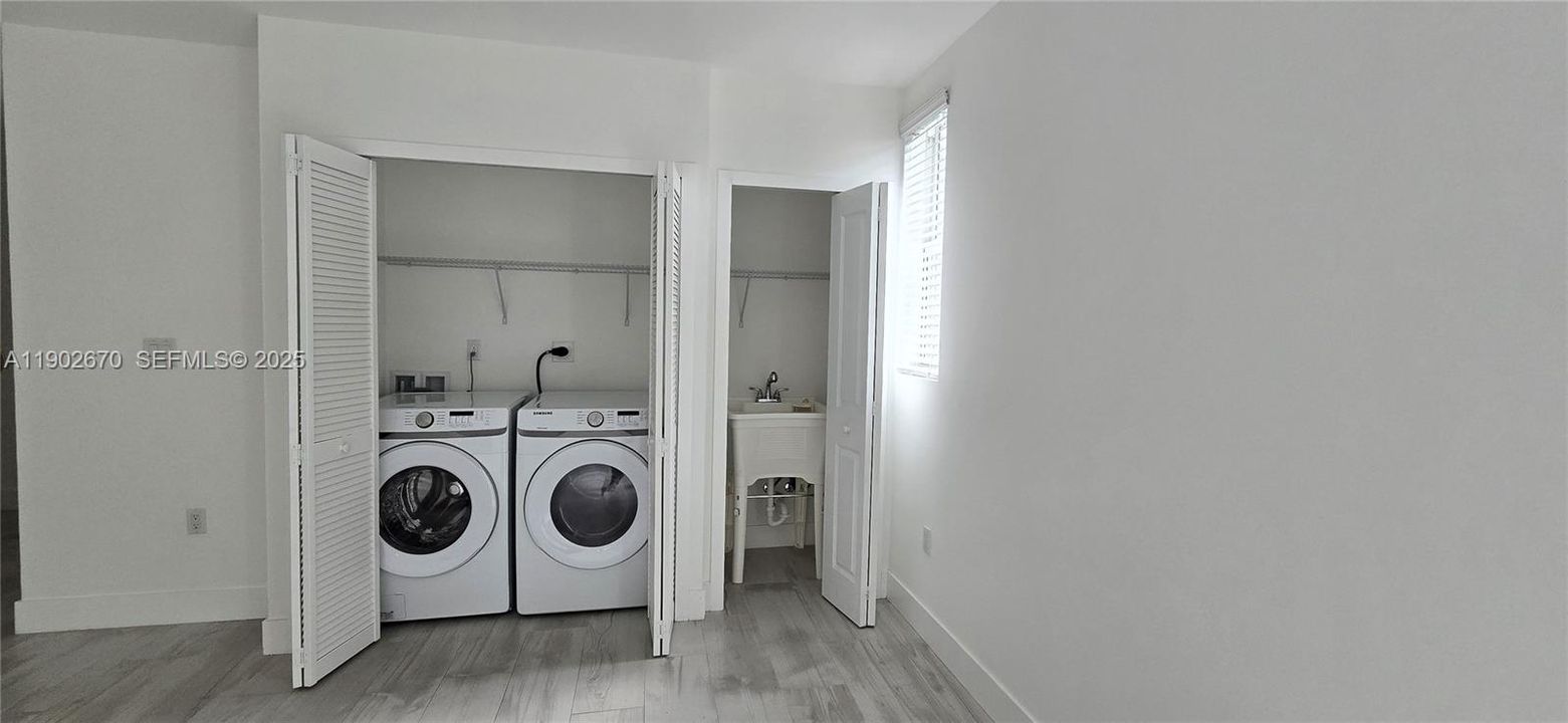 出租: $5,950 (5 贝兹, 4 浴室, 2470 平方英尺)