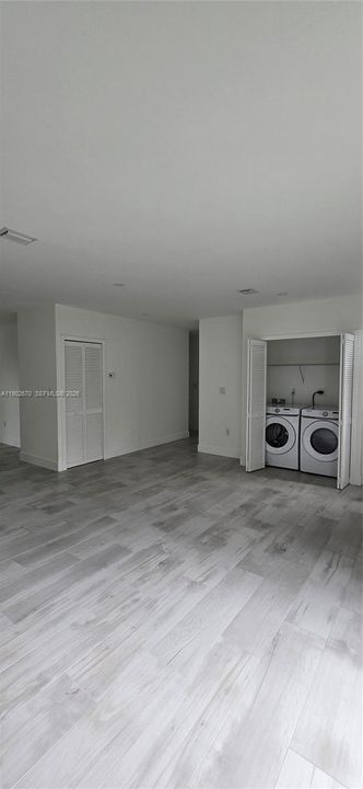 出租: $5,950 (5 贝兹, 4 浴室, 2470 平方英尺)