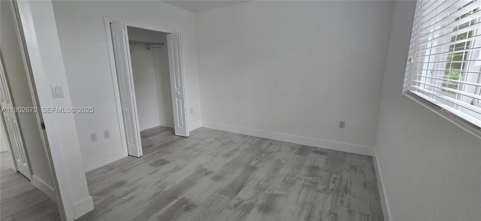 出租: $5,950 (5 贝兹, 4 浴室, 2470 平方英尺)