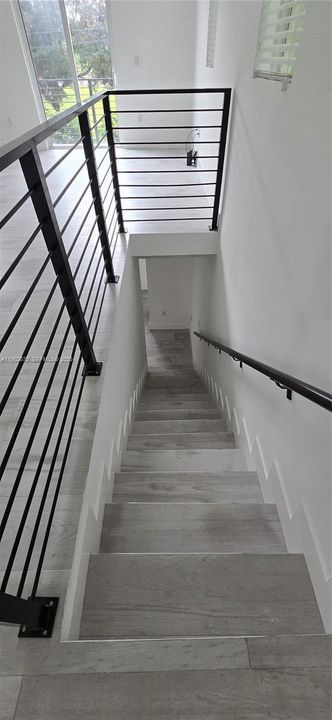 出租: $5,950 (5 贝兹, 4 浴室, 2470 平方英尺)