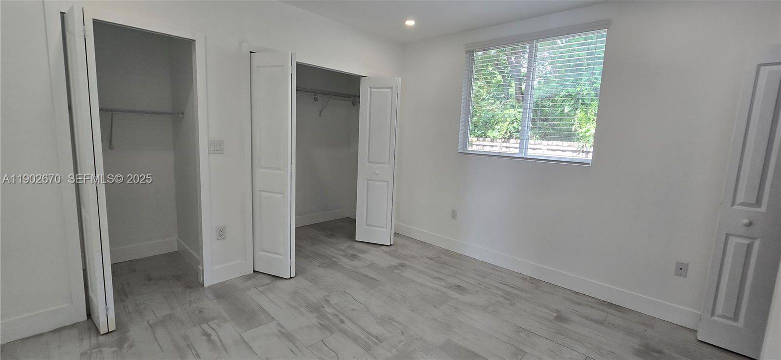 出租: $5,950 (5 贝兹, 4 浴室, 2470 平方英尺)