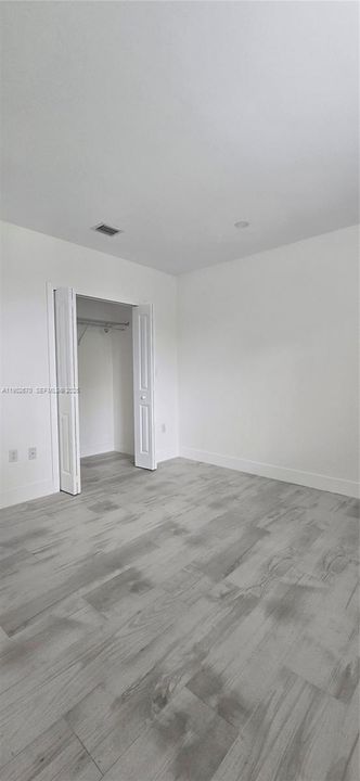 出租: $5,950 (5 贝兹, 4 浴室, 2470 平方英尺)