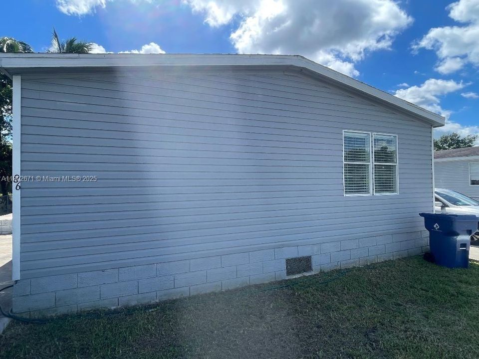 На продажу: $300,000 (4 спален, 3 ванн, 1430 Квадратных фут)