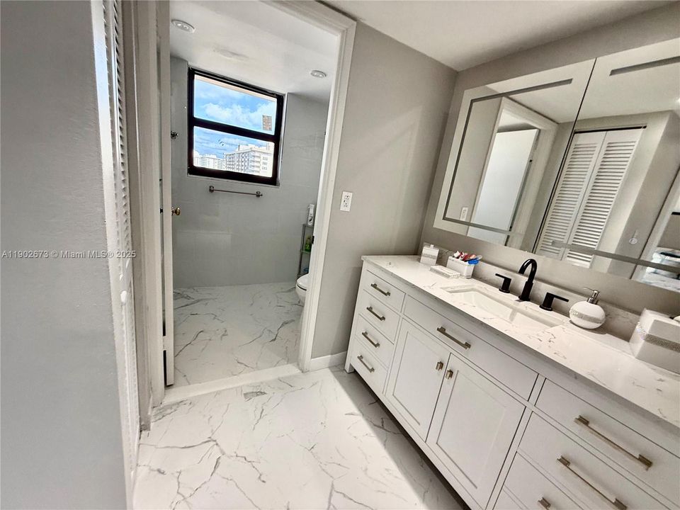 合同活跃: $3,000 (2 贝兹, 2 浴室, 1396 平方英尺)