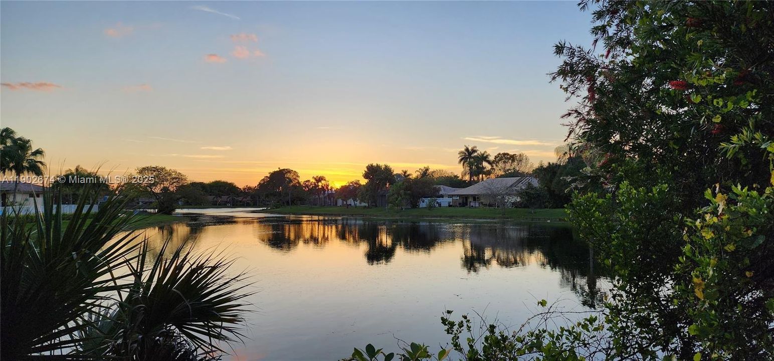 For Sale: $135,500 (1 beds, 1 baths, 1000 Square Feet)