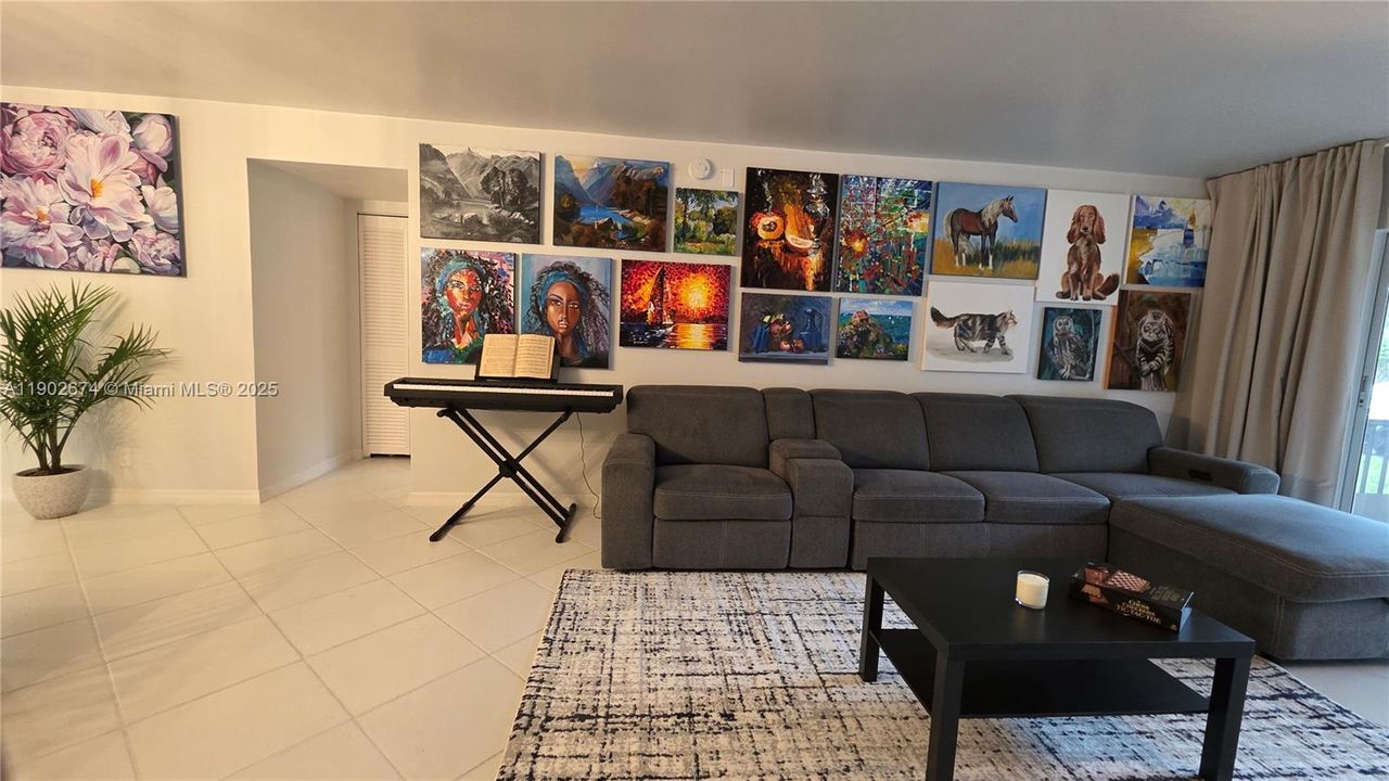 For Sale: $135,500 (1 beds, 1 baths, 1000 Square Feet)