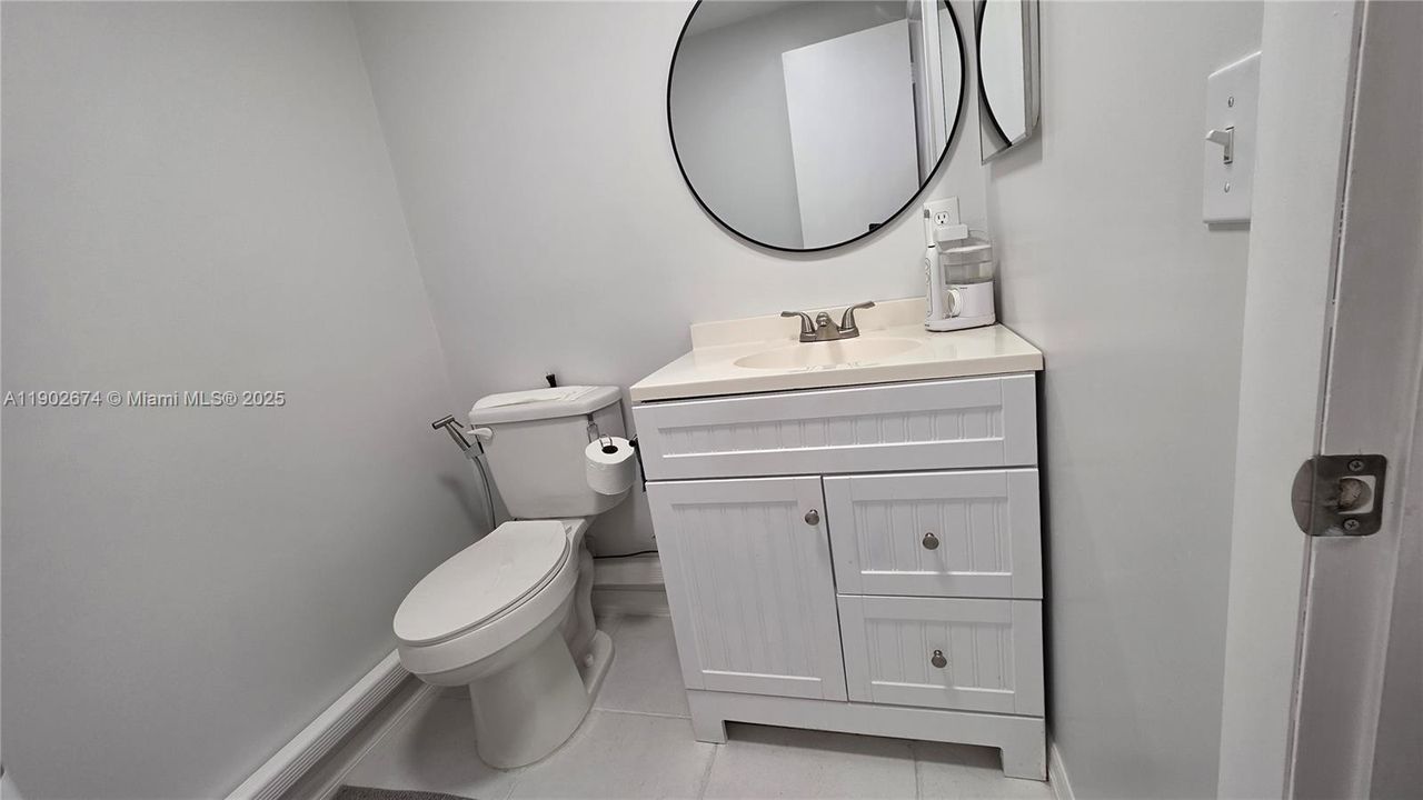 For Sale: $135,500 (1 beds, 1 baths, 1000 Square Feet)