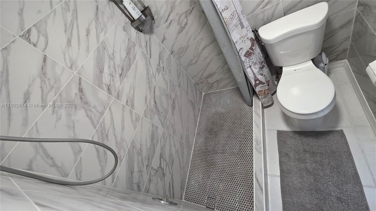 For Sale: $135,500 (1 beds, 1 baths, 1000 Square Feet)