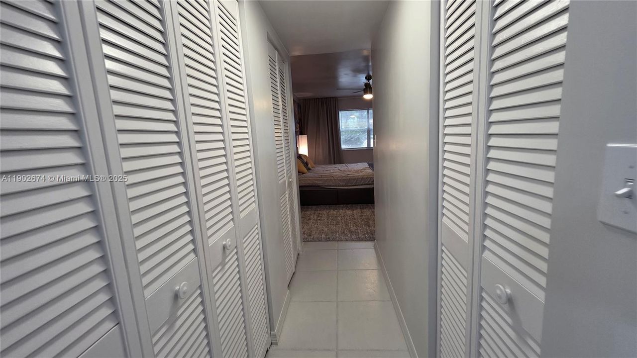 For Sale: $135,500 (1 beds, 1 baths, 1000 Square Feet)