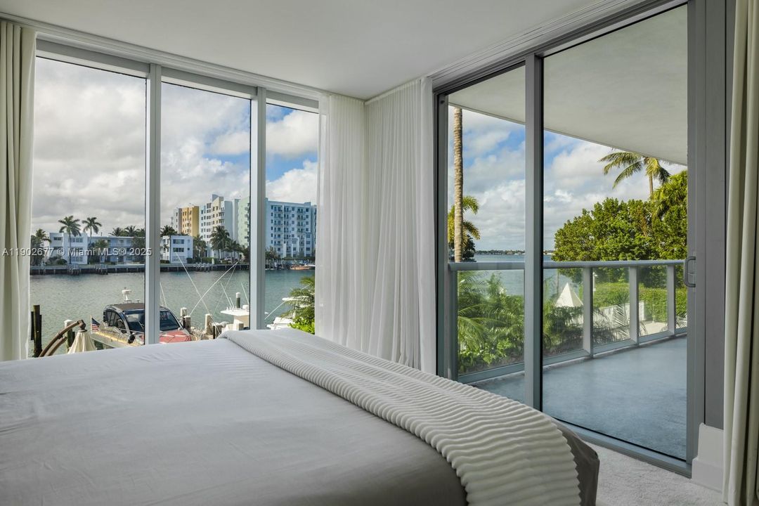 For Rent: $11,000 (4 beds, 4 baths, 2496 Square Feet)