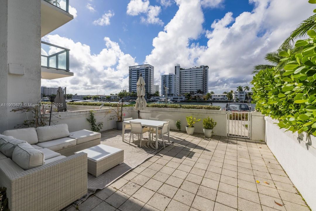 For Rent: $11,000 (4 beds, 4 baths, 2496 Square Feet)