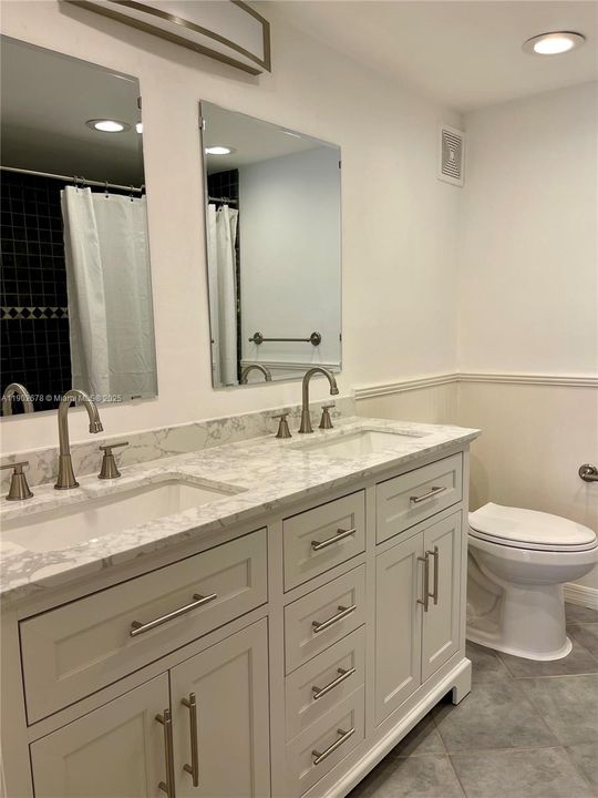 合同活跃: $2,400 (2 贝兹, 2 浴室, 1106 平方英尺)