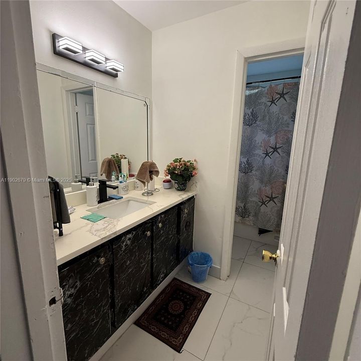 En Venta: $520,000 (3 camas, 2 baños, 1364 Pies cuadrados)